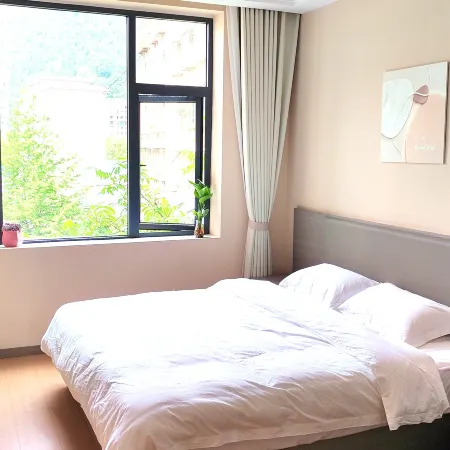 Liupanshui Yunqi Yueju Hotel