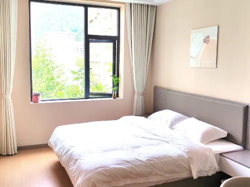 Liupanshui Yunqi Yueju Hotel - 2성급