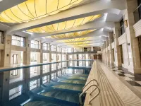 BaiYue International Hotel - parkir