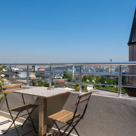 Sweet Hotel Istanbul Отели рядом с достопримечательностью «Мост Ататюрка»