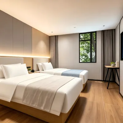 LUNA·Lano Residence(Shisanhang Branch, Beijing Road Pedestrian Street, Guangzhou) Отели рядом с достопримечательностью «Temple of the Five Immortals (Wuxian Guan)»