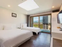 Sea View Hotel Hotel berhampiran Pantai Iho