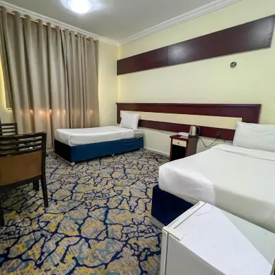Durrat Alajaba Hotel Отели рядом с достопримечательностью «Мечеть E Taneem»