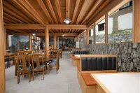 Yubeng Valley Snowland Auspicious Inn - breakfast
