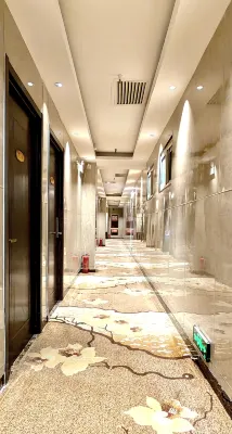 Tianyi Business Hotel - Bintang 2