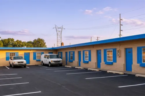 Holiday Motel Tulsa OK - motel