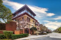 Floral Hotel·Zhonghai Bieyuan Homestay (Huayin Huashan Scenic Area)