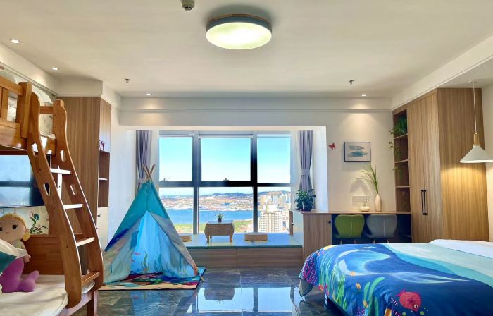 Yinshi Shiguang Homestay (Weihai Hanlefang Railway Station)
