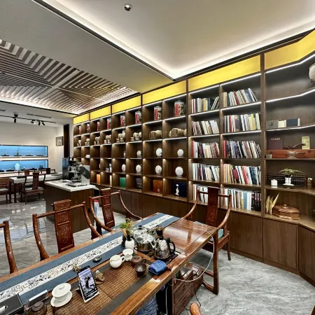Qi Yun Ge Hotel