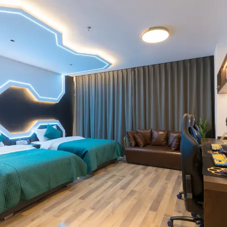 Fengyue Intelligent E-sports Apartment (City Media Plaza)