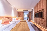 Mosu | Hongcun Xiangju · Wild Luxury Designer Resort Hotel（Mount Huangshan Flagship Store） Hotels in Xiuning
