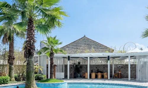 Tengchong East Lake Thermal Spa Hotel