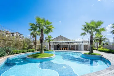 Tengchong East Lake Thermal Spa Hotel