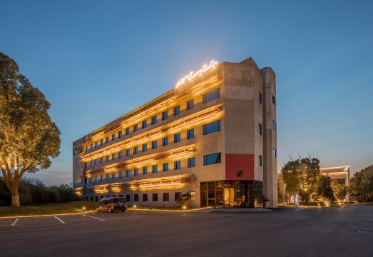 2. 라마다 앙코르 ..