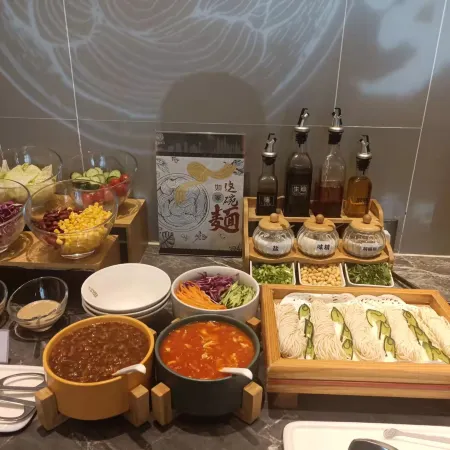 Homeinn Selected Hotel (Hengshui Railway Station Central Street)