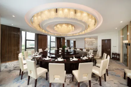 Yujing International Hotel (Maoming Dianbai Wanda Plaza) Отели в г. Маомин