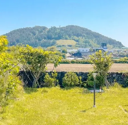 Stay in JEJU Отели рядом с достопримечательностью «Храм Пэкчеса»