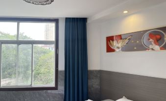 Fashion Business Hotel (Near Shangrao High-speed Railway Station)