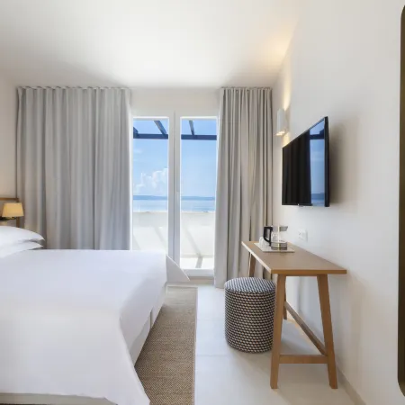 Bluesun Holiday Village Afrodita Отели рядом с достопримечательностью «Пляж Соларис»