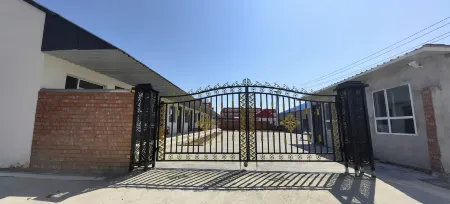 Wangshan B&B, Chonghuer Town, Burqin Отели рядом с Аэропорт Канас