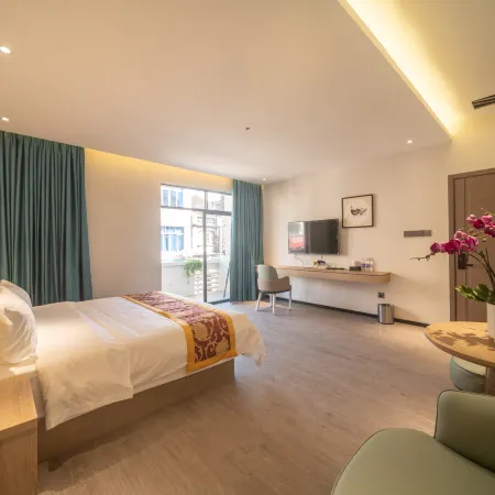 Liangyu Homestay (Beihai Old Street Scenic Area High-speed Railway Station)