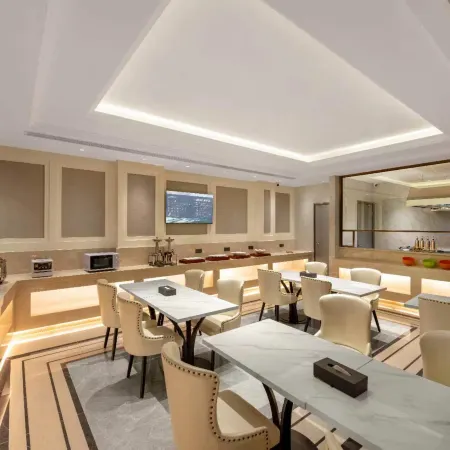 Vienna Hotel (Tianjin Olympic Sports Center Water Park) Отели рядом с достопримечательностью «Стадион Тяньцзиня»