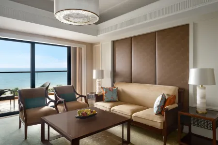 Grand Hotel Haikou (Soon to be Fairmont Haikou) Отели рядом с достопримечательностью «Jinshawan Coastal Park»