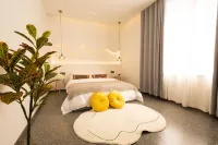 Yining Huayujian homestay
