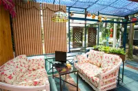 Tengchong Jimei Garden Hot Spring Homestay Hotels in Tengchong