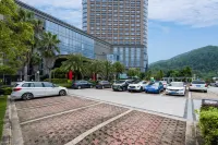 Minzhong Grand Hotel - parking