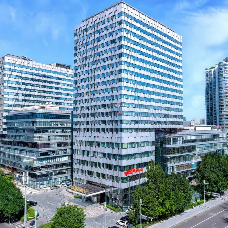 Radegast Hotel Beijing Bohao Отели рядом с достопримечательностью «Станция метро Dawanglu»
