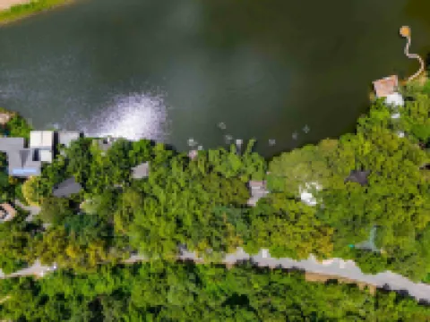 Fangnuozhai Rain Forest Ecological Manor Hotels in Wuzhishan