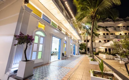 Blue Carina Hotel(Central Phuket)