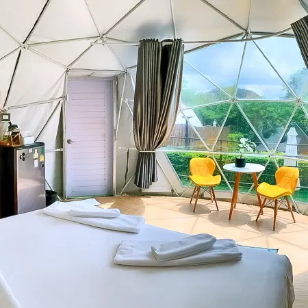 Glamping Hill Khaoyai Отели рядом с достопримечательностью «Wat Tha Chang»