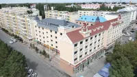 Borjin Cloud Slope Resort Hotel in zona Burqin Passenger Transport Terminal