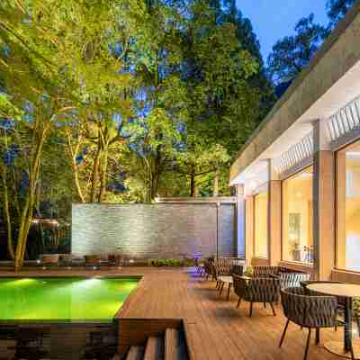 雙龍度假酒店(雙龍洞風景區) Hotel Exterior