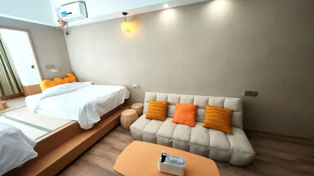 Jiao'ao Homestay (Qingdao May Fourth Square Ningxia Road Subway Station)