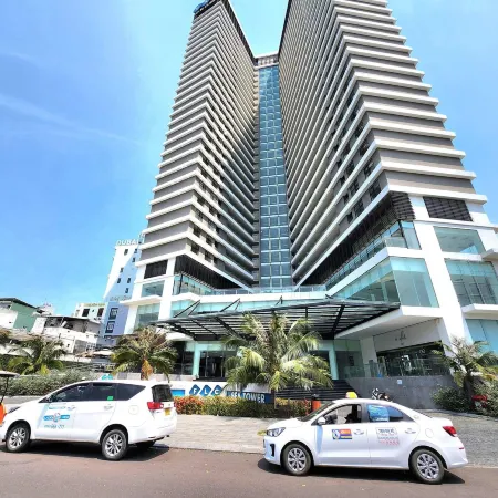 The Beach -FLC Sea Tower Quy Nhon Отели рядом с достопримечательностью «Городской пляж»