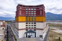Lin Zhi  Chomura Zong Hotel