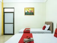 RedDoorz @ Gatot Subroto Ende Hotels in Ende