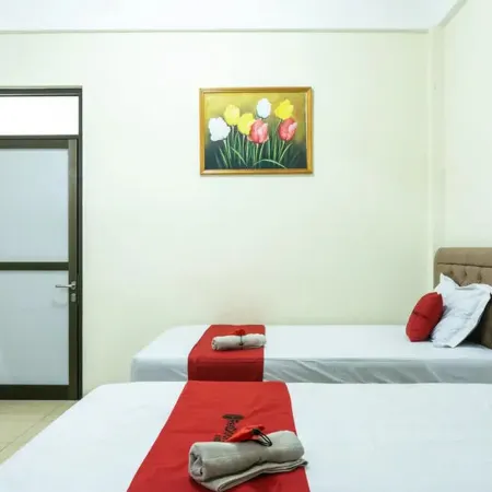 RedDoorz @ Gatot Subroto Ende Hotels in Ende