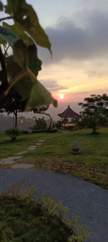 Munduk Tentrem Resort Отели рядом с достопримечательностью «Водопад Мундук»