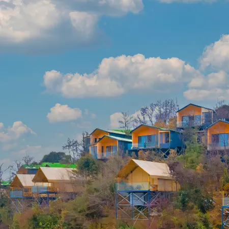 Longyin Cangshanxiao Hotel (Jiuhuang Mountain Rear Scenic Area)