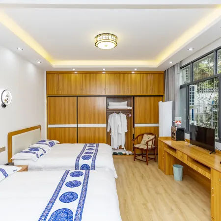 Guiding Zixuan Hotel
