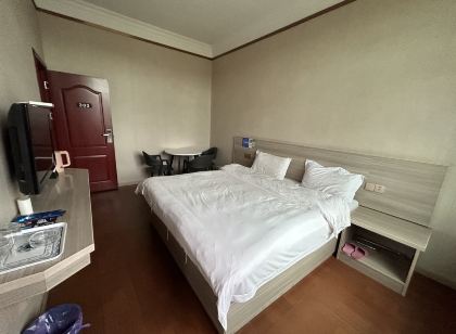 興國榮輝旅社