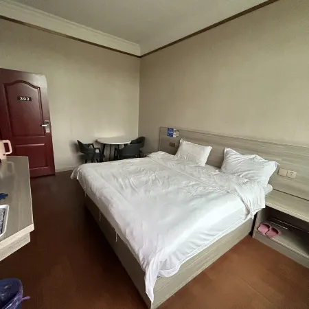 Xingguo Ronghui Travel Service