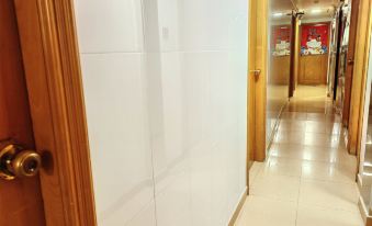 JINN'S'TI GUEST HOUSE(TST Metro H Exit)