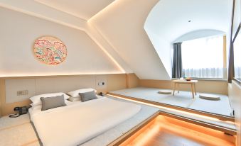 Earl Family Hotel (Changbai Mountain North Slope Distribution Center Erdao Baihe)
