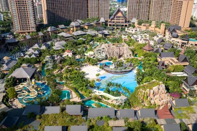 Mangrove Tree Resort World Sanya Bay King Palm Tower and Queen Palm Tower Отели рядом с достопримечательностью «Estée Lauder (Sanya - Hainan Tourism Duty Free Shopping Complex)»