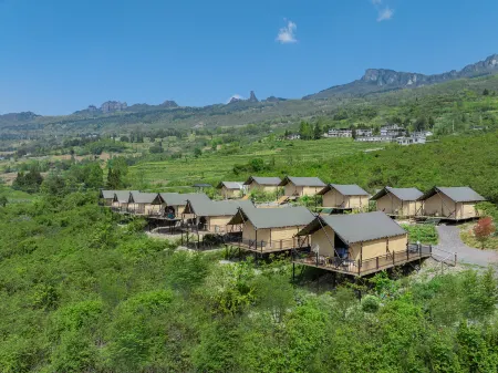 Enshi Sisi Campground Отели рядом с достопримечательностью «Yulong Crevice»